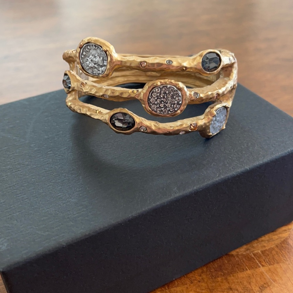 Hammered Gold Hinged Cuff Bangle with Druzy Inlay